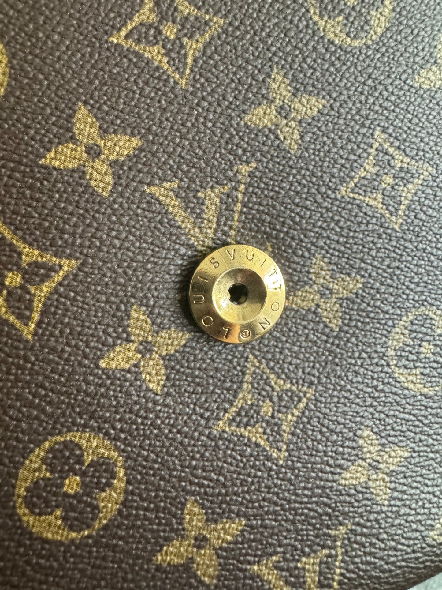 LOUIS VUITTON ST CLOUD GM CROSSBODY BAG