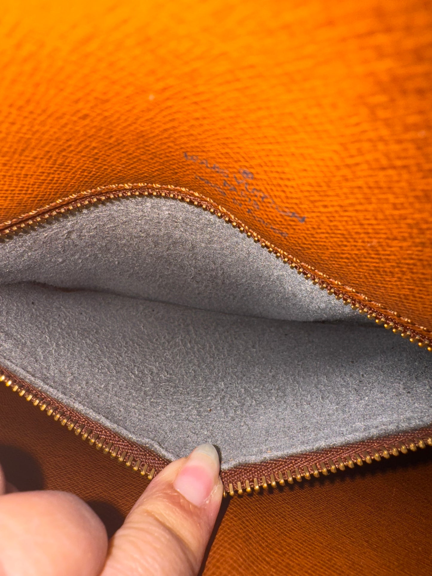 LOUIS VUITTON ST CLOUD GM CROSSBODY BAG