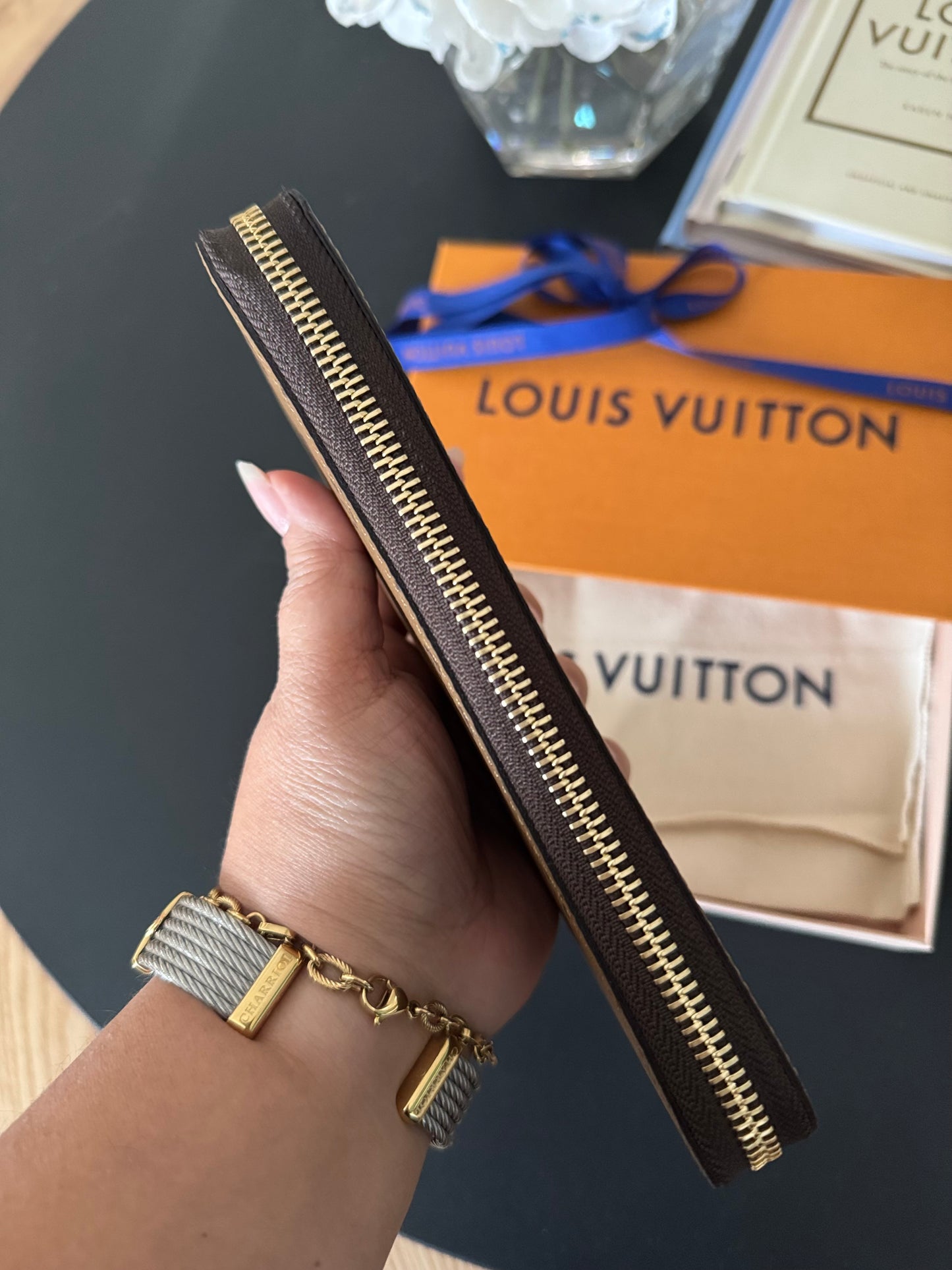 BRAND NEW LOUIS VUITTON CLEMENCE WALLET IN REVERSE MONOGRAM
