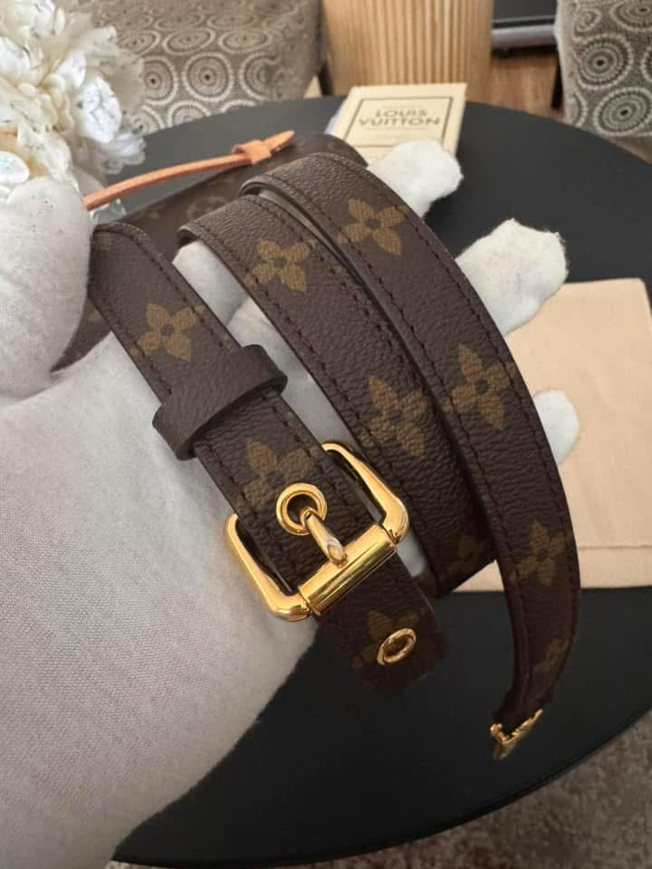 LOUIS VUITTON POCHETTE METIS CROSSBODY BAG