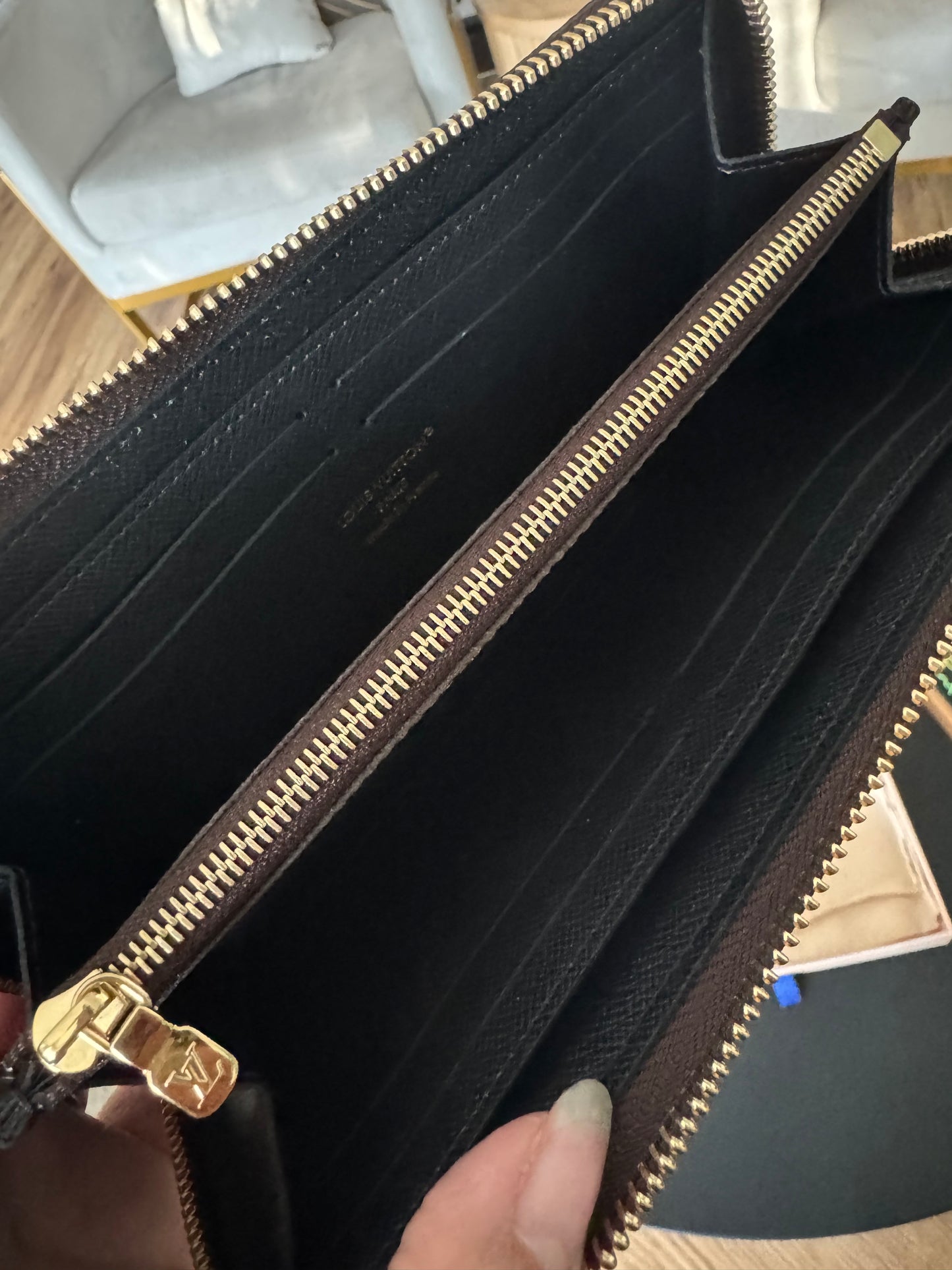 BRAND NEW LOUIS VUITTON CLEMENCE WALLET IN REVERSE MONOGRAM