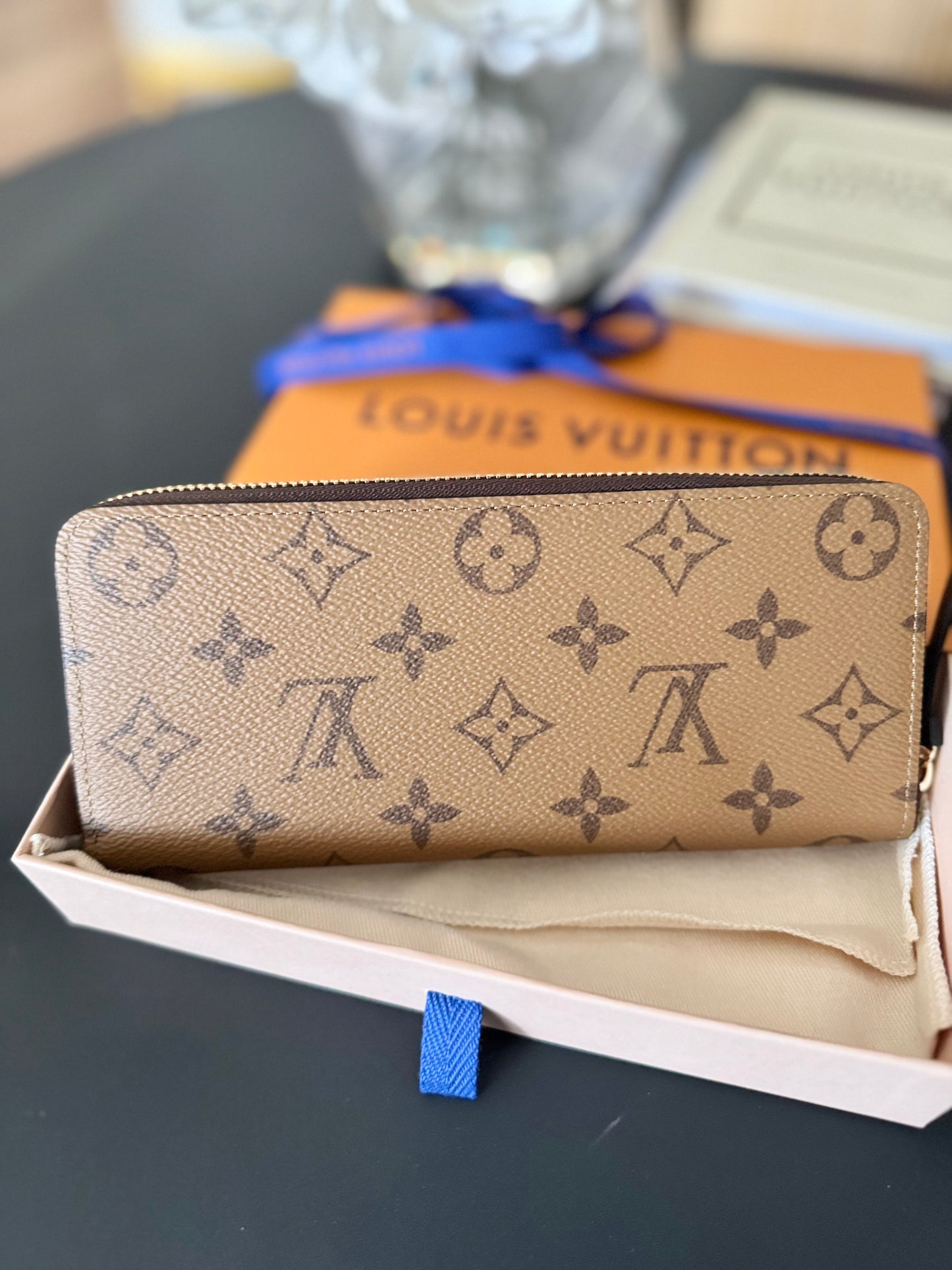 BRAND NEW LOUIS VUITTON CLEMENCE WALLET IN REVERSE MONOGRAM