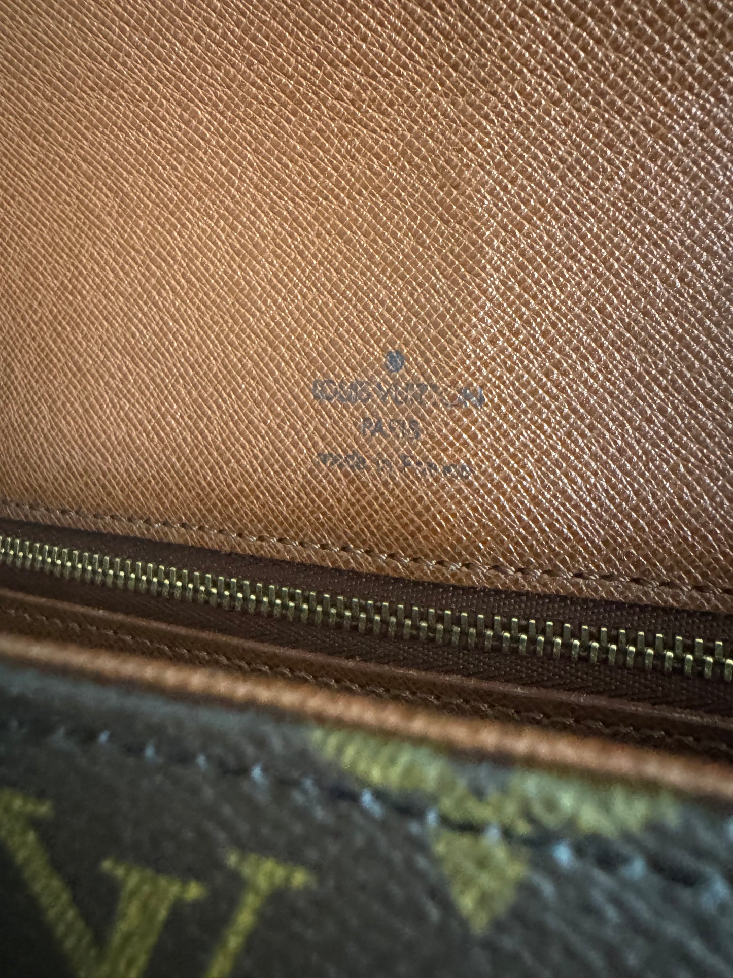 LOUIS VUITTON ST CLOUD GM CROSSBODY BAG