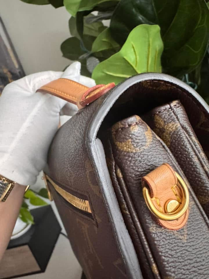 LOUIS VUITTON POCHETTE METIS CROSSBODY BAG