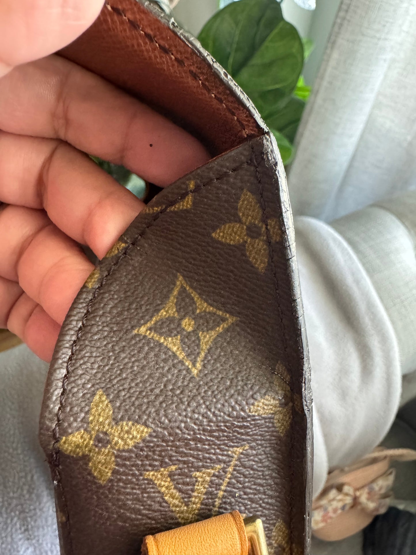LOUIS VUITTON ST CLOUD GM CROSSBODY BAG