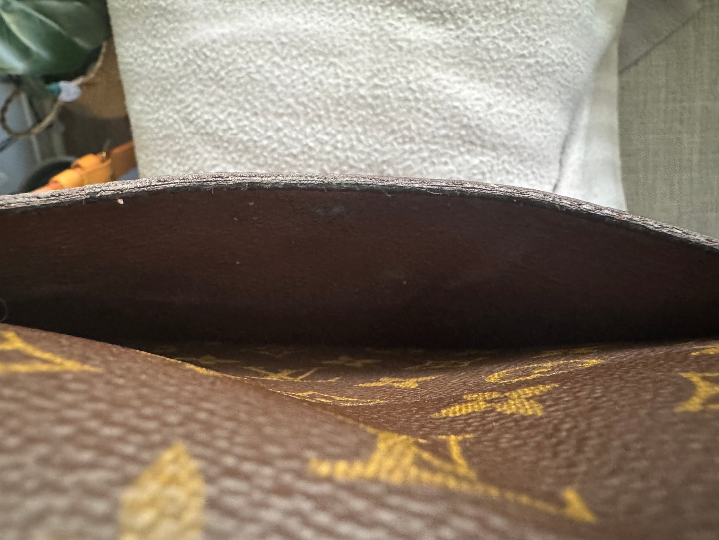 LOUIS VUITTON ST CLOUD GM CROSSBODY BAG