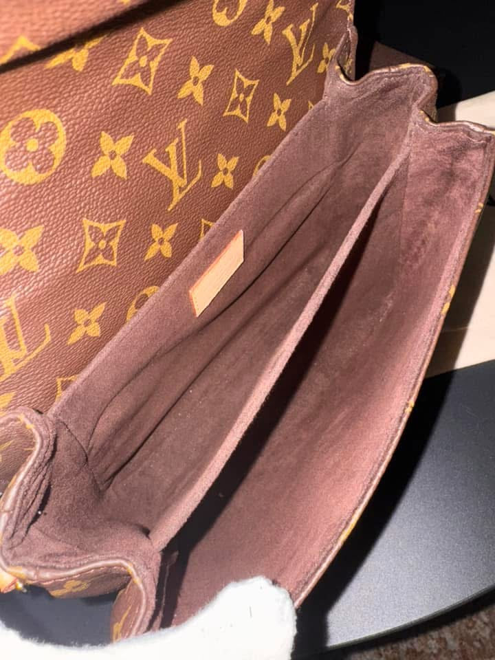 LOUIS VUITTON POCHETTE METIS CROSSBODY BAG