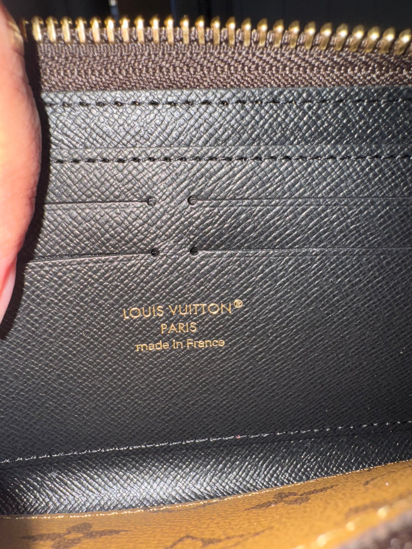 BRAND NEW LOUIS VUITTON CLEMENCE WALLET IN REVERSE MONOGRAM