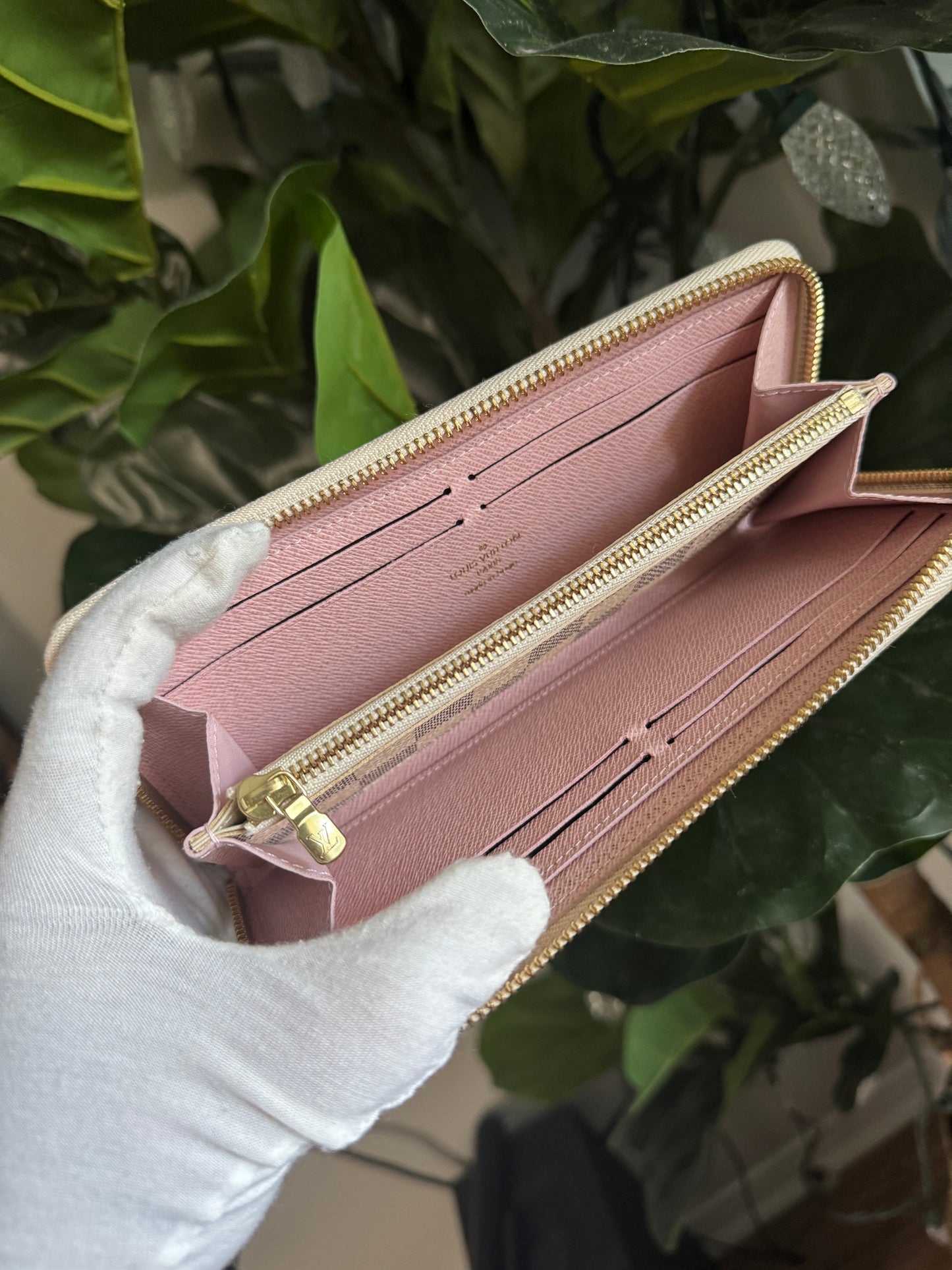 LOUIS VUITTON CLEMENCE WALLET IN DAMIER AZUR WITH ROSE BALLERINE INTERIOR