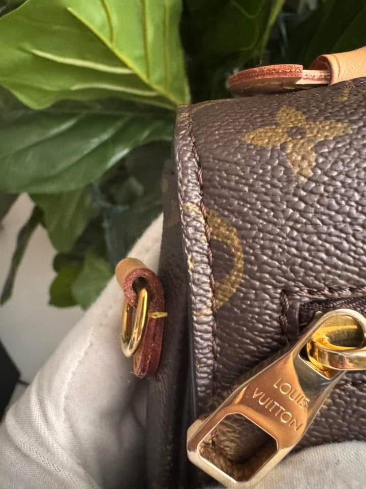 LOUIS VUITTON POCHETTE METIS CROSSBODY BAG