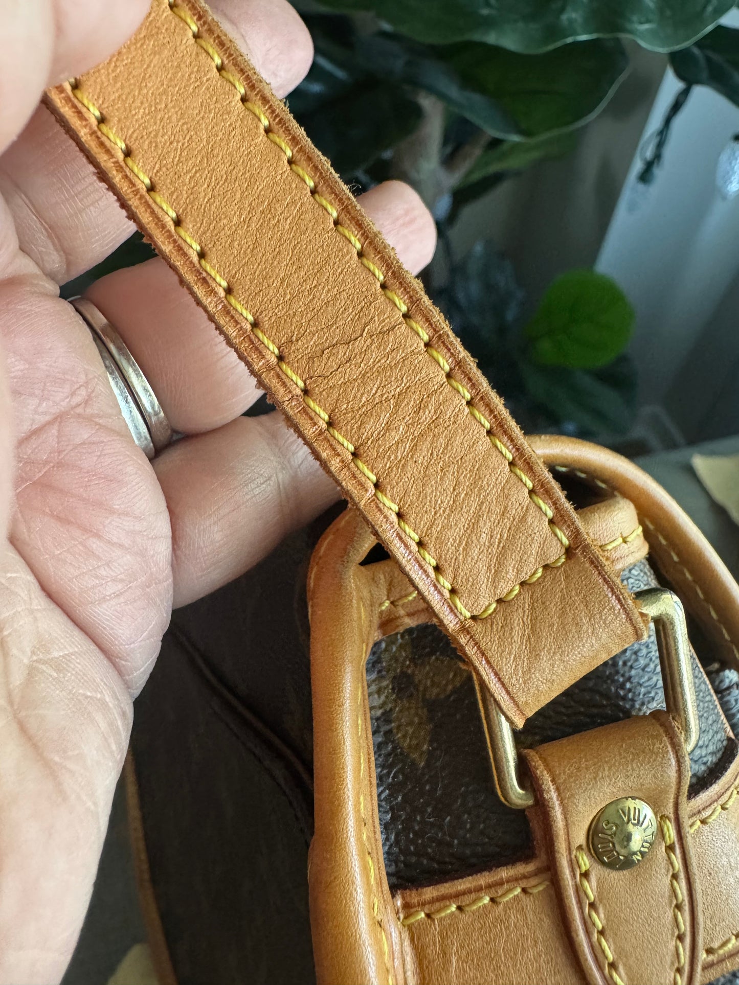 LOUIS VUITTON SOLOGNE CROSSBODY BAG
