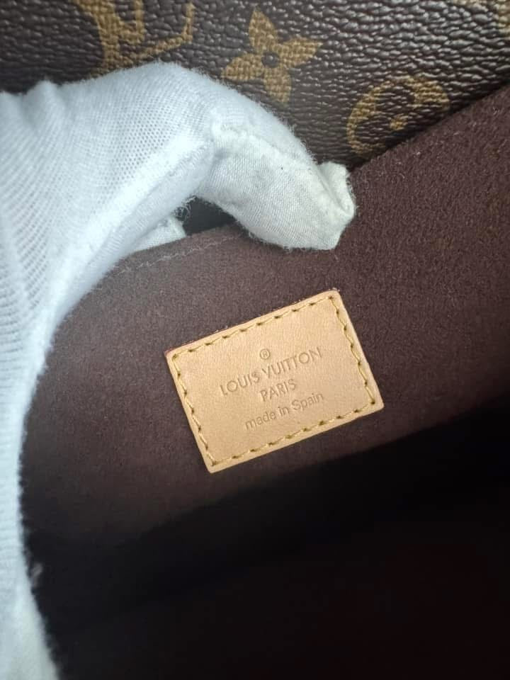 LOUIS VUITTON POCHETTE METIS CROSSBODY BAG