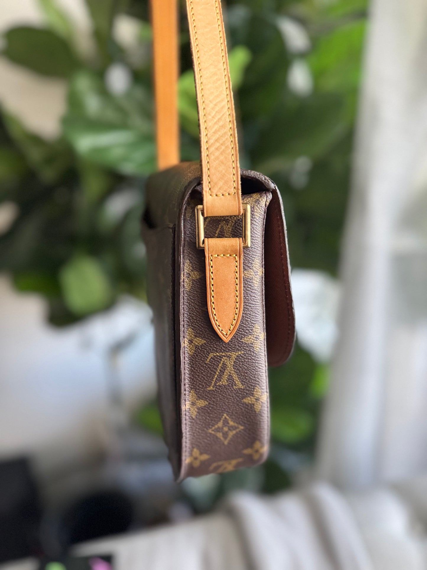 LOUIS VUITTON ST CLOUD GM CROSSBODY BAG