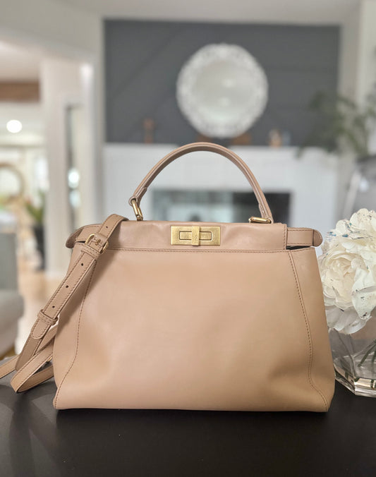 Fendi Peekaboo Medium in Beige Smooth Nappa Leather