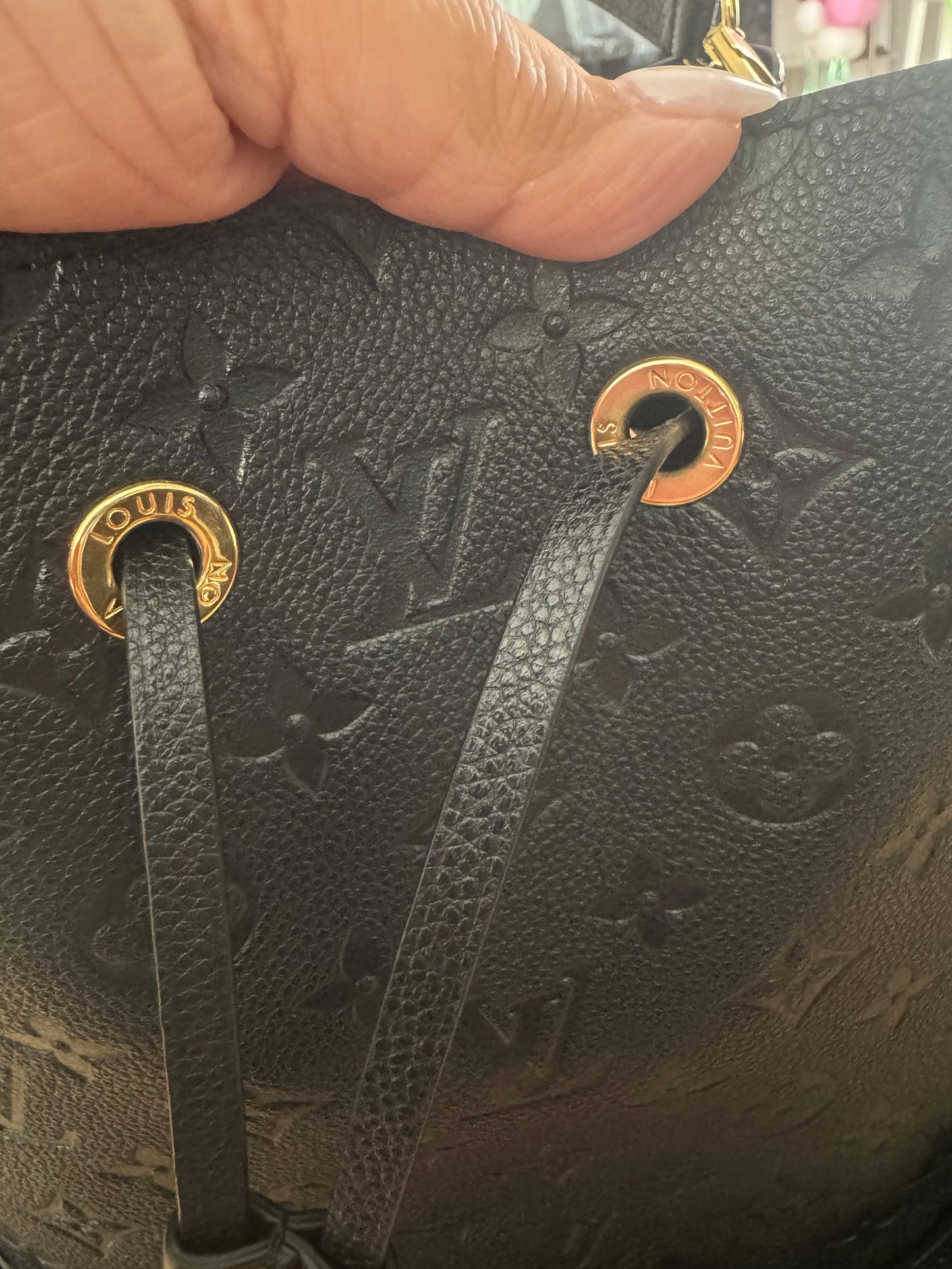 Louis Vuitton Neo Noe Bucket Bag in Empreinte Noir - Microchipped