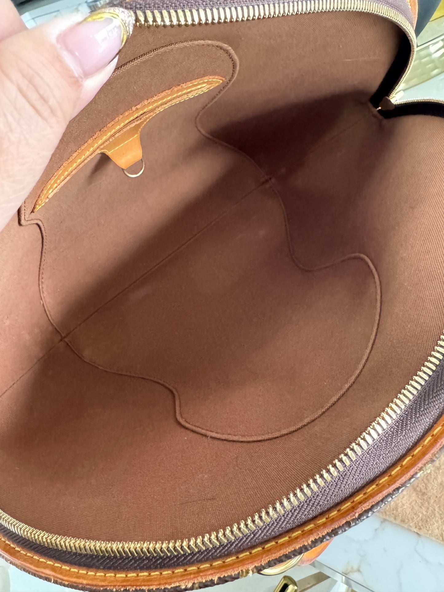 LOUIS VUITTON ELLIPSE MM