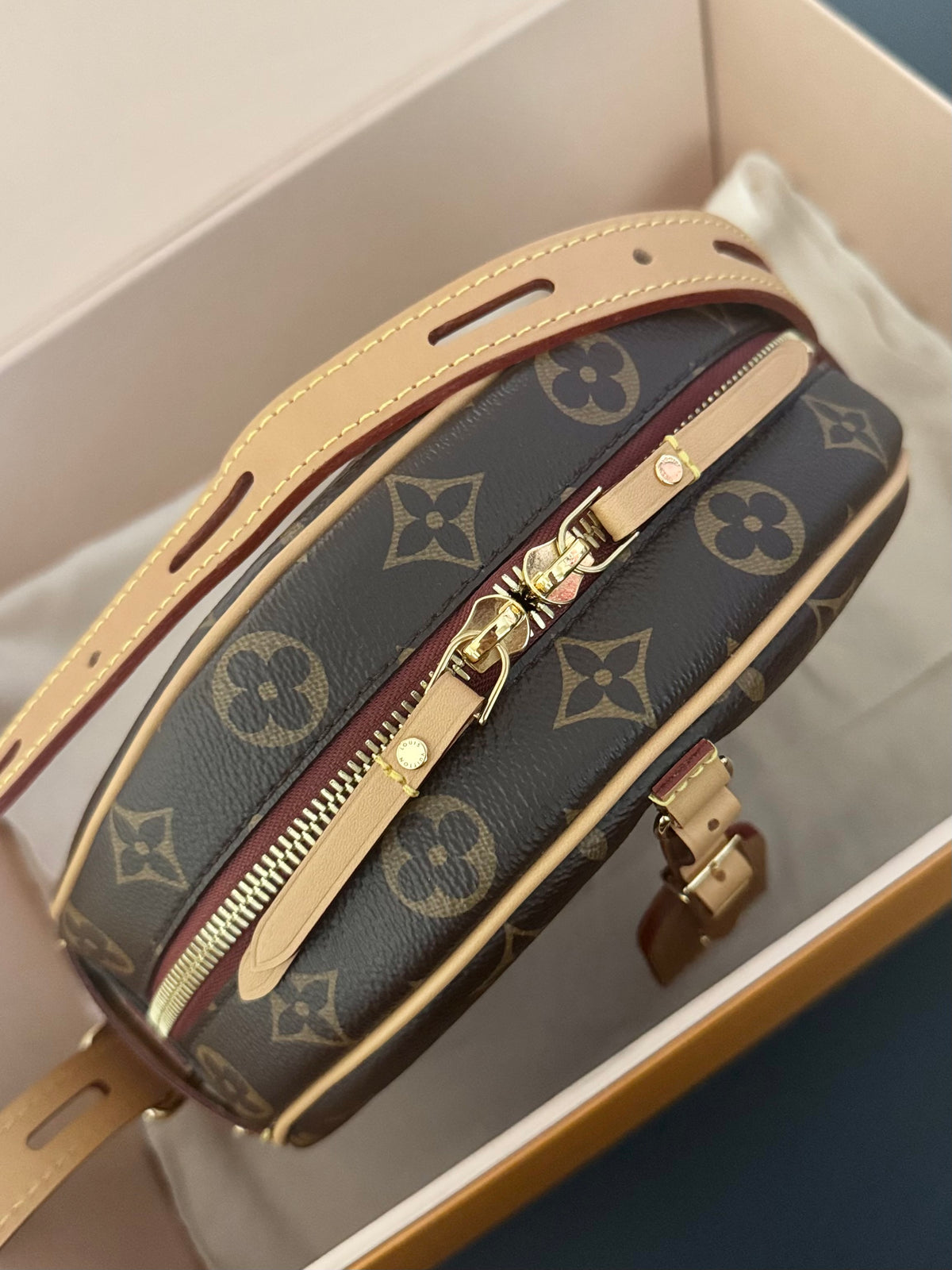LOUIS VUITTON Monogram Boîte Chapeau Souple MM