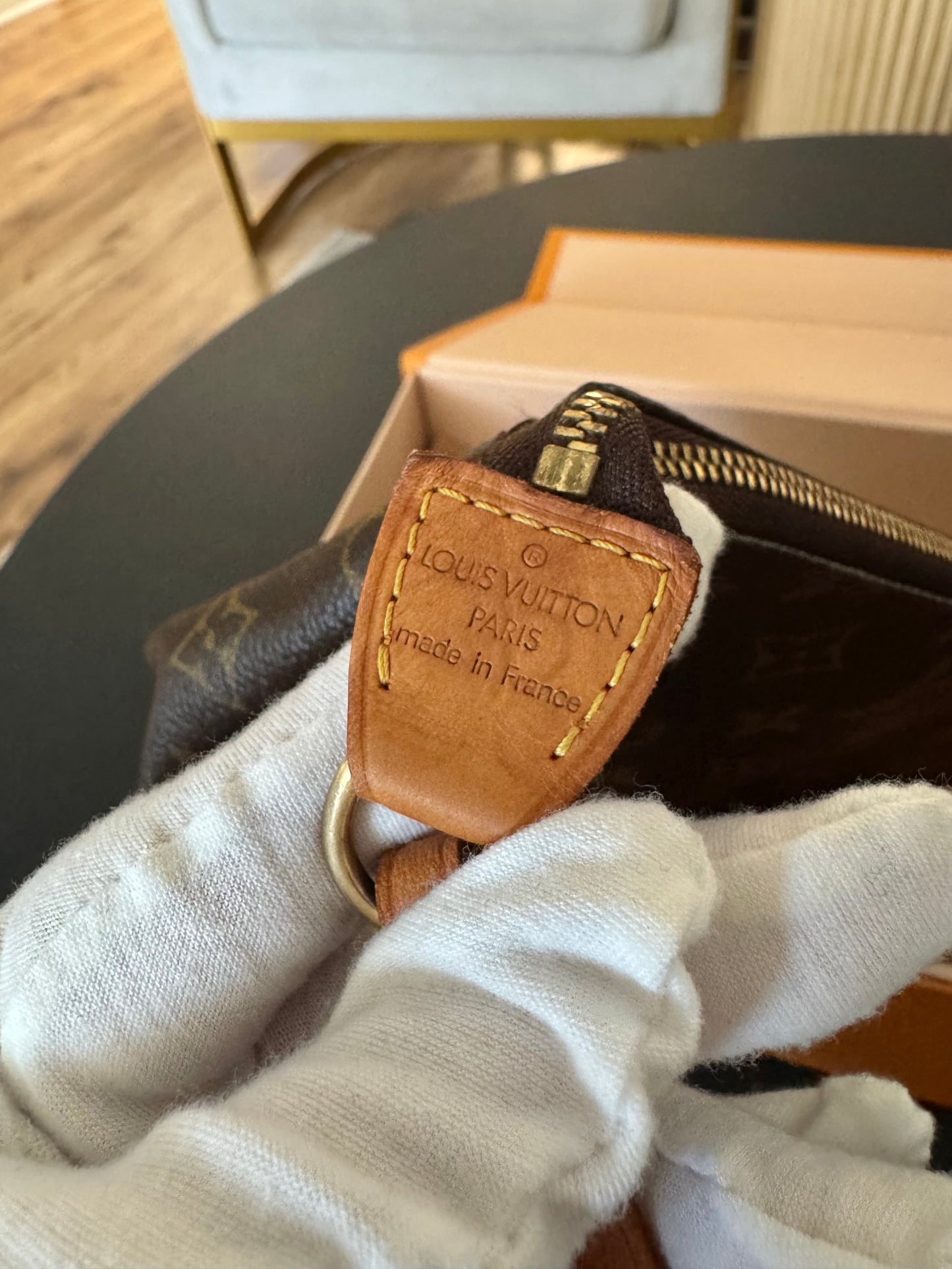 LOUIS VUITTON POCHETTE ACCESSOIRES