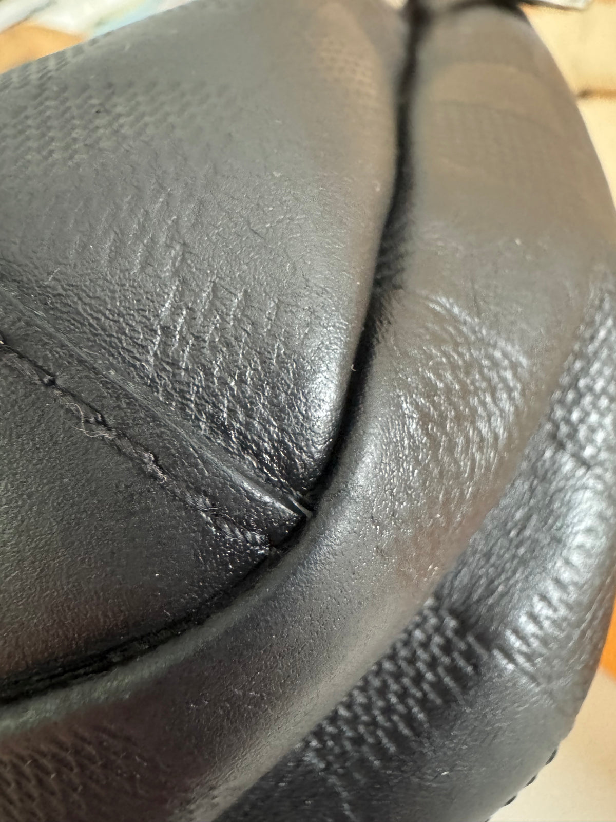 Microchipped Full Set Louis Vuitton Avenue Sling Bag in Onyx Infini Leather