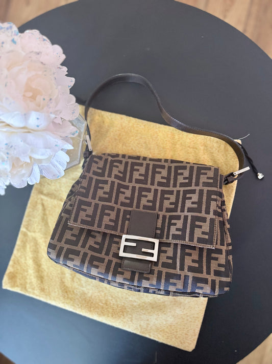 FENDI MAMMA BAGUETTE SHOULDER BAG