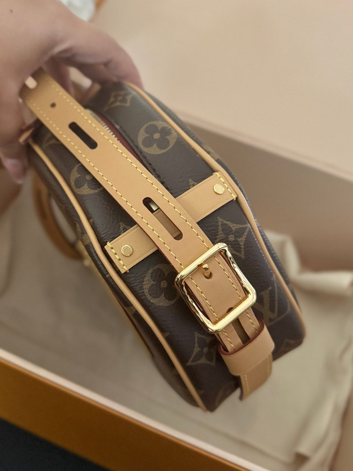 LOUIS VUITTON Monogram Boîte Chapeau Souple MM