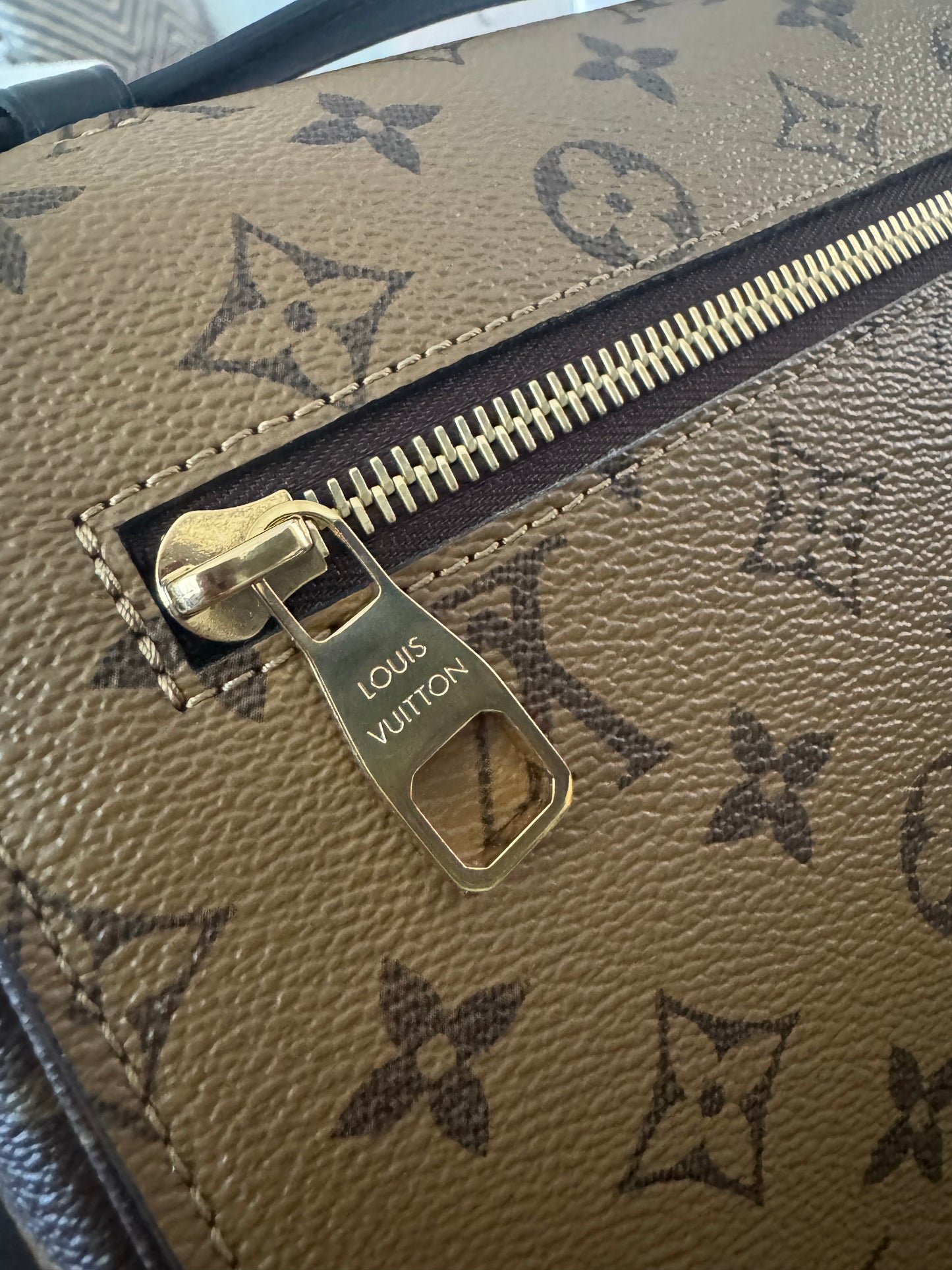 LOUIS VUITTON POCHETTE METIS IN MONOGRAM REVERSE CANVAS