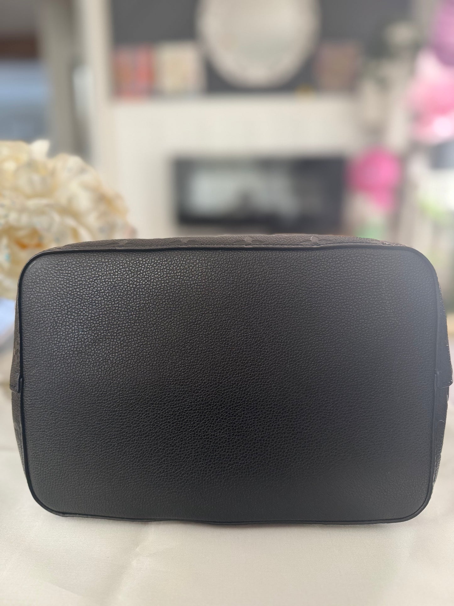 Louis Vuitton Neo Noe Bucket Bag in Empreinte Noir - Microchipped