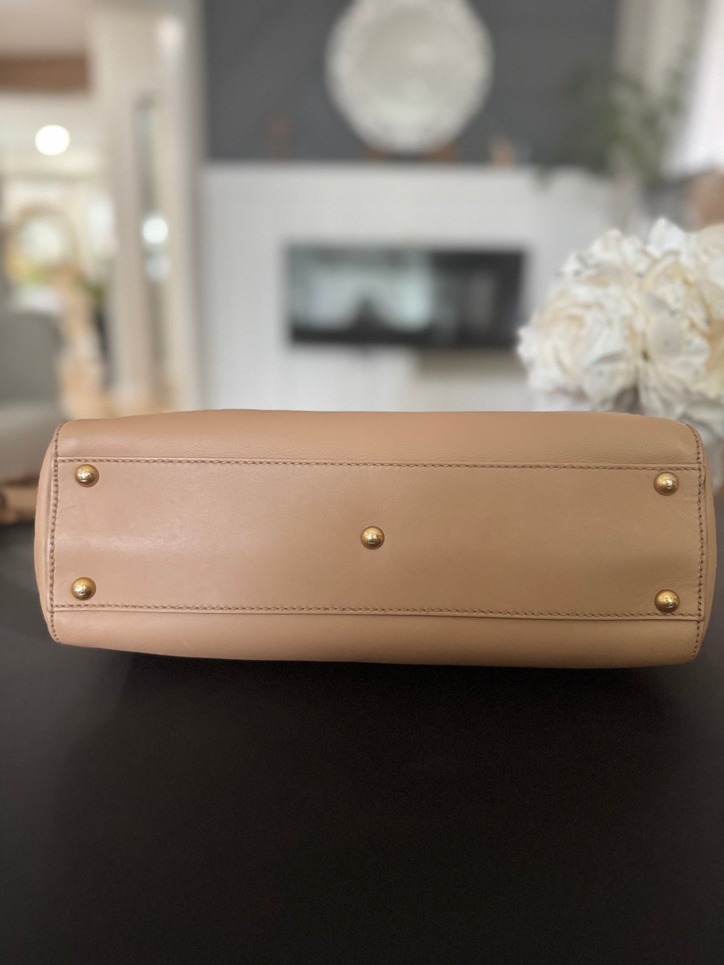 Fendi Peekaboo Medium in Beige Smooth Nappa Leather