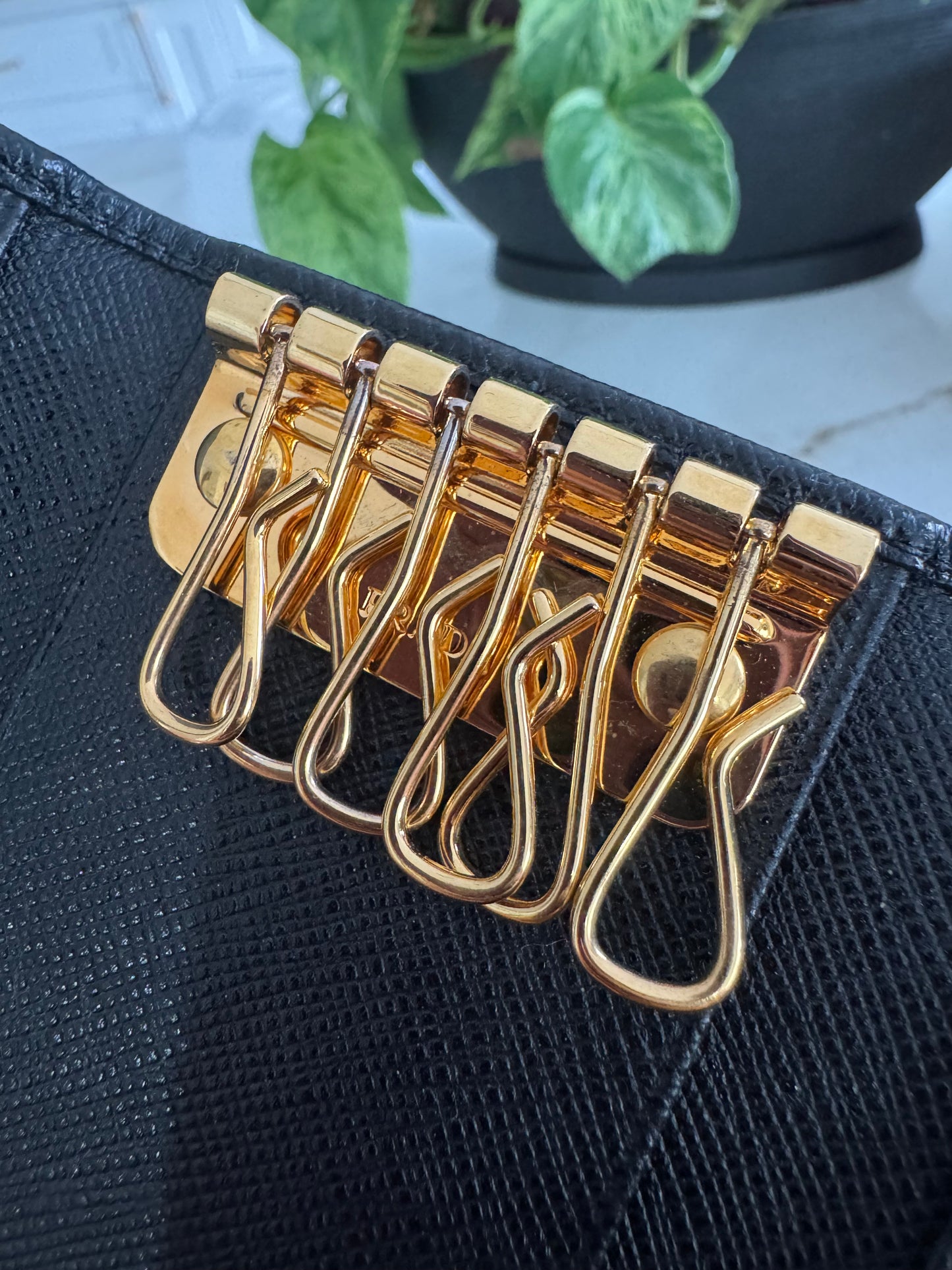 PRADA SAFFIANO LEATHER TRIANGLE 6 KEY HOLDER