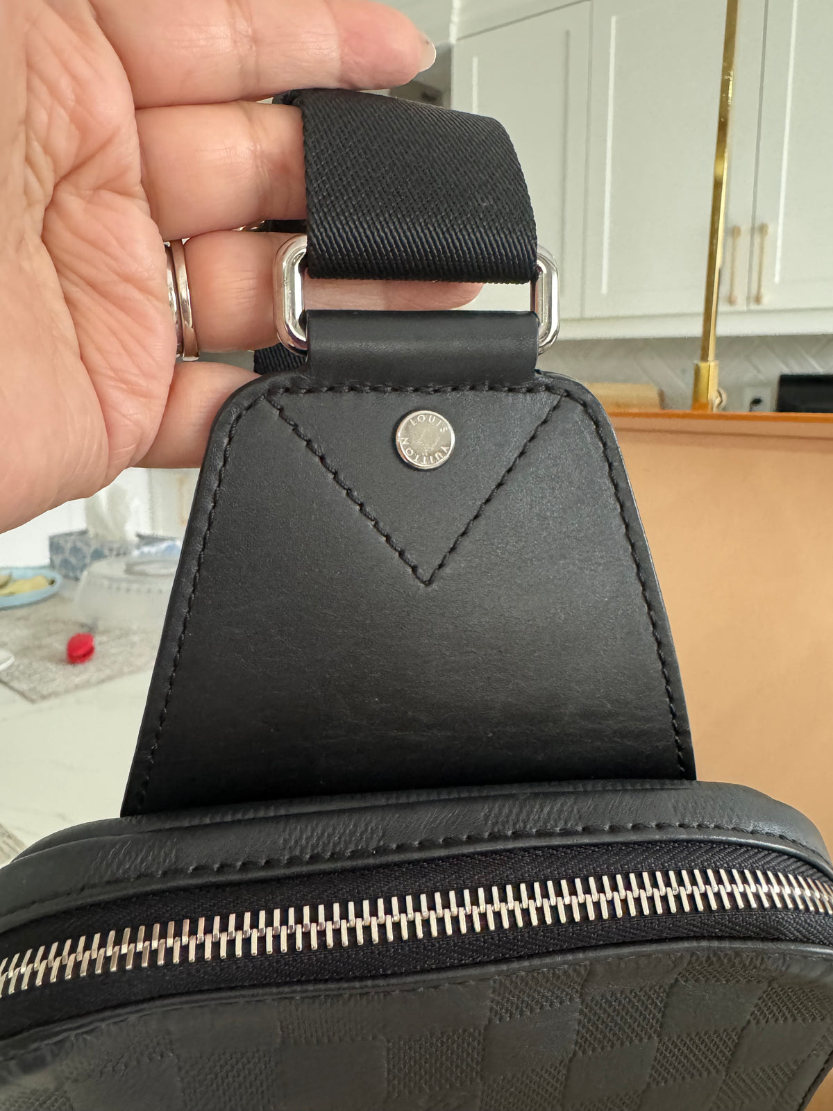 Microchipped Full Set Louis Vuitton Avenue Sling Bag in Onyx Infini Leather