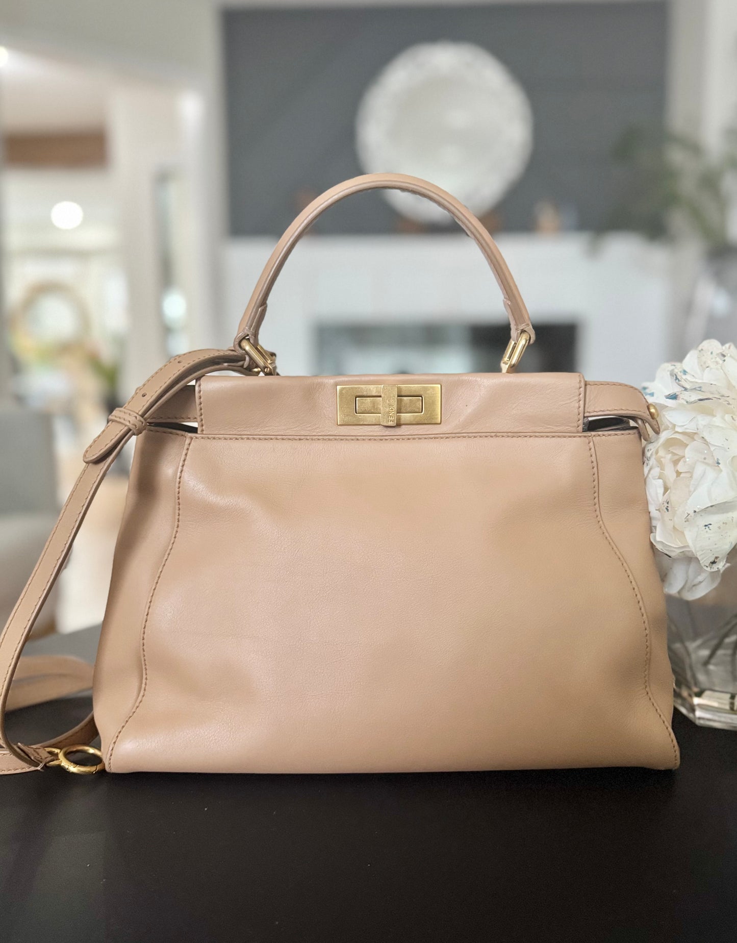 Fendi Peekaboo Medium in Beige Smooth Nappa Leather