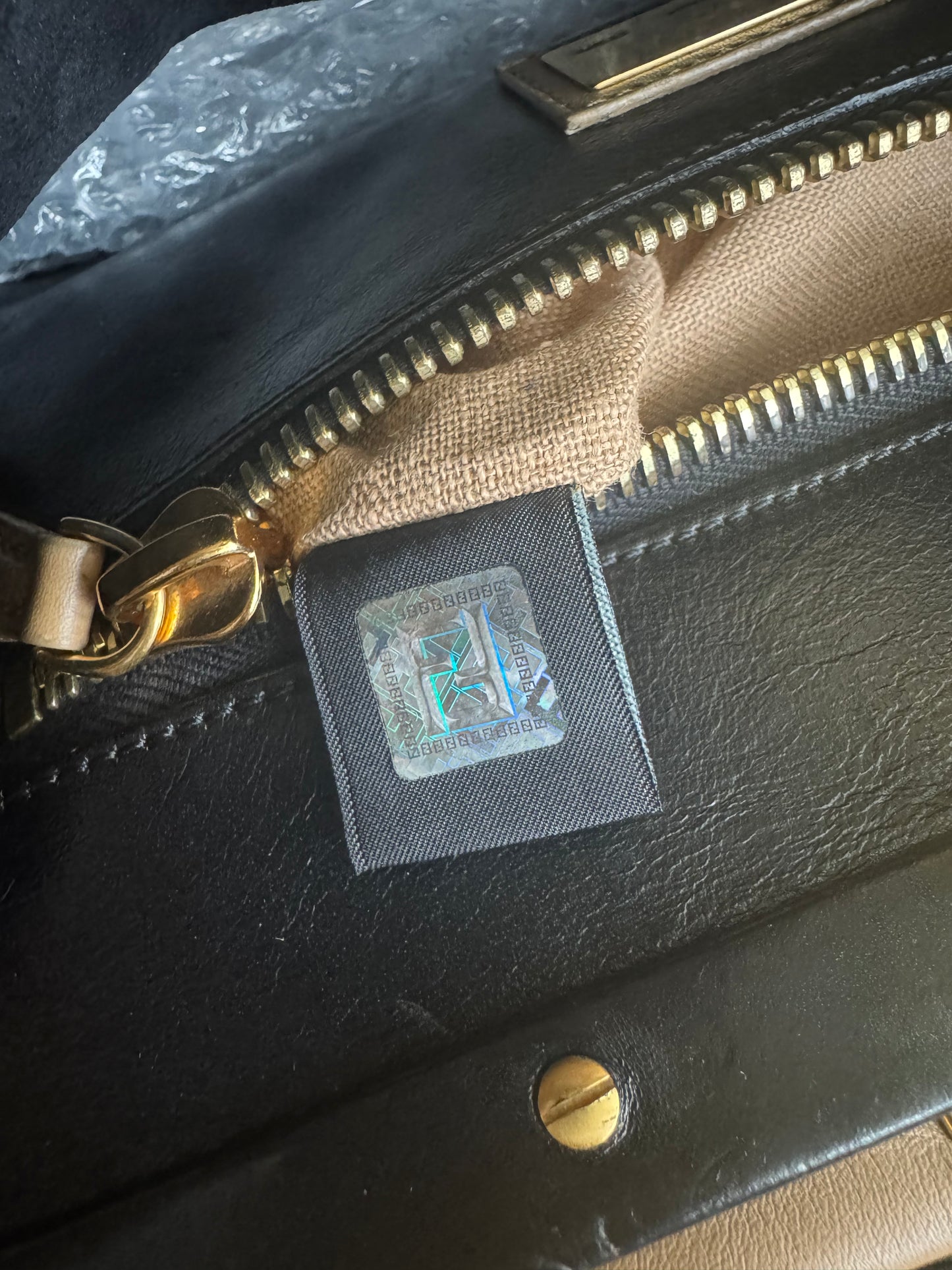 Fendi Peekaboo Medium in Beige Smooth Nappa Leather