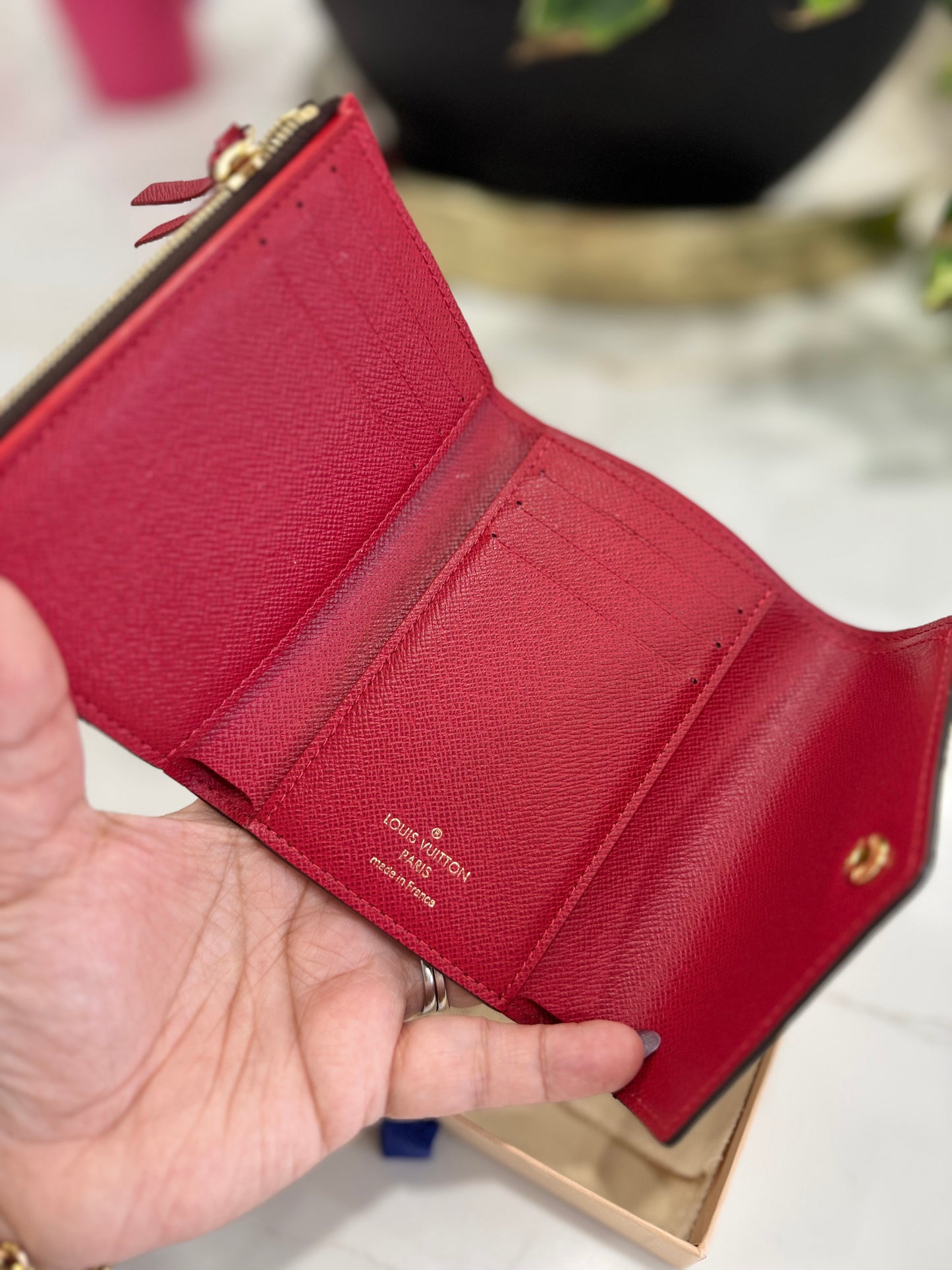 LOUIS VUITTON VICTORINE WALLET IN DAMIER EBENE