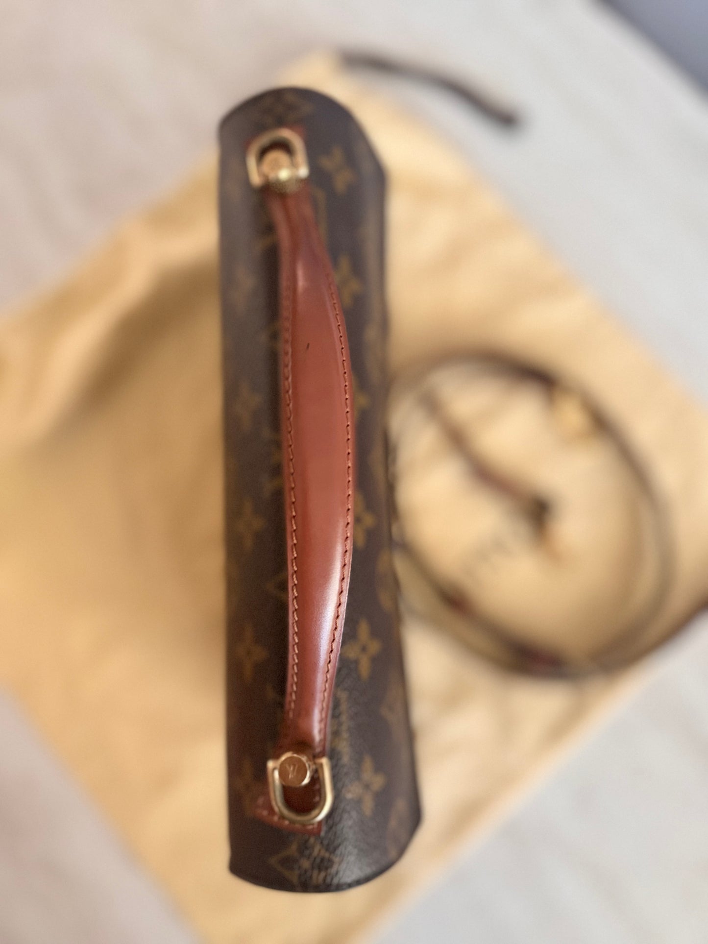 LOUIS VUITTON VINTAGE MONCEAU 26 CROSSBODY BAG