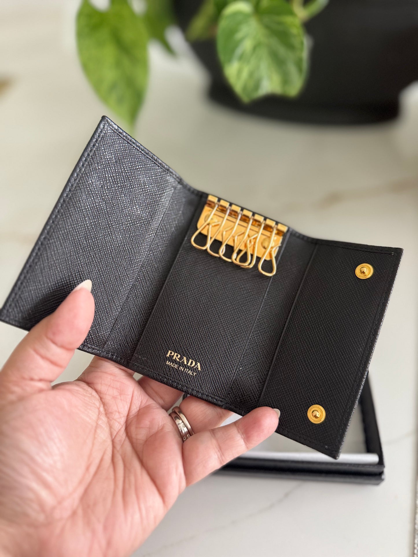 PRADA SAFFIANO LEATHER TRIANGLE 6 KEY HOLDER