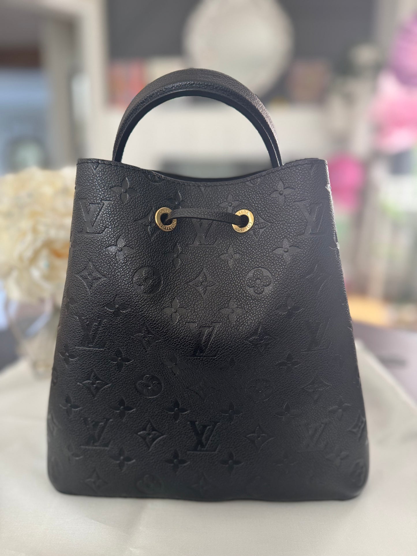 Louis Vuitton Neo Noe Bucket Bag in Empreinte Noir - Microchipped
