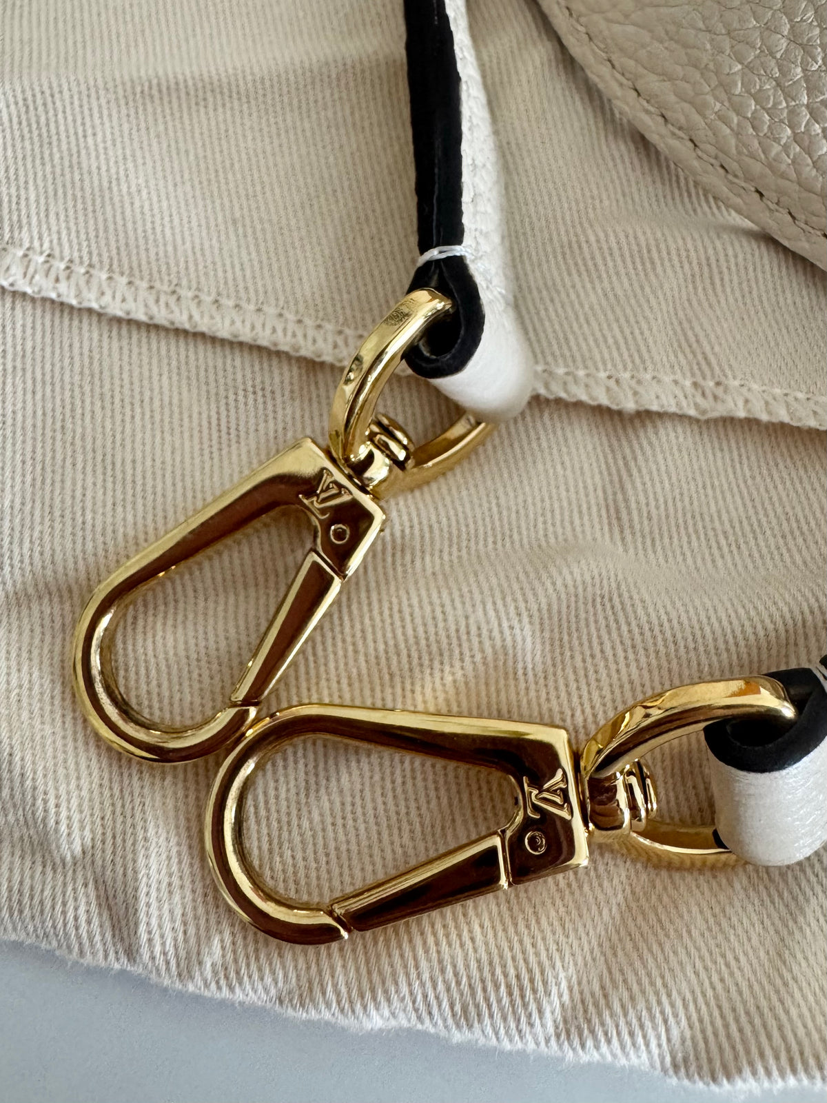 LOUIS VUITTON NEO ALMA BB BAG