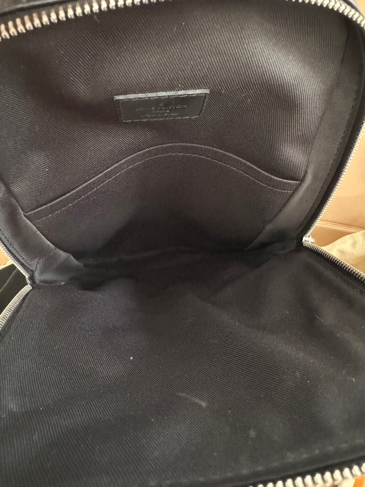 Microchipped Full Set Louis Vuitton Avenue Sling Bag in Onyx Infini Leather