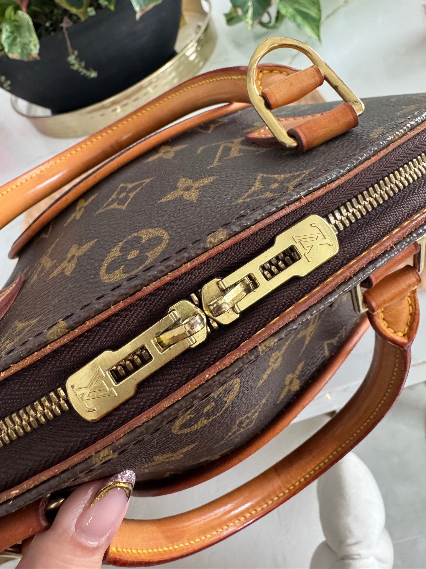 LOUIS VUITTON ELLIPSE MM
