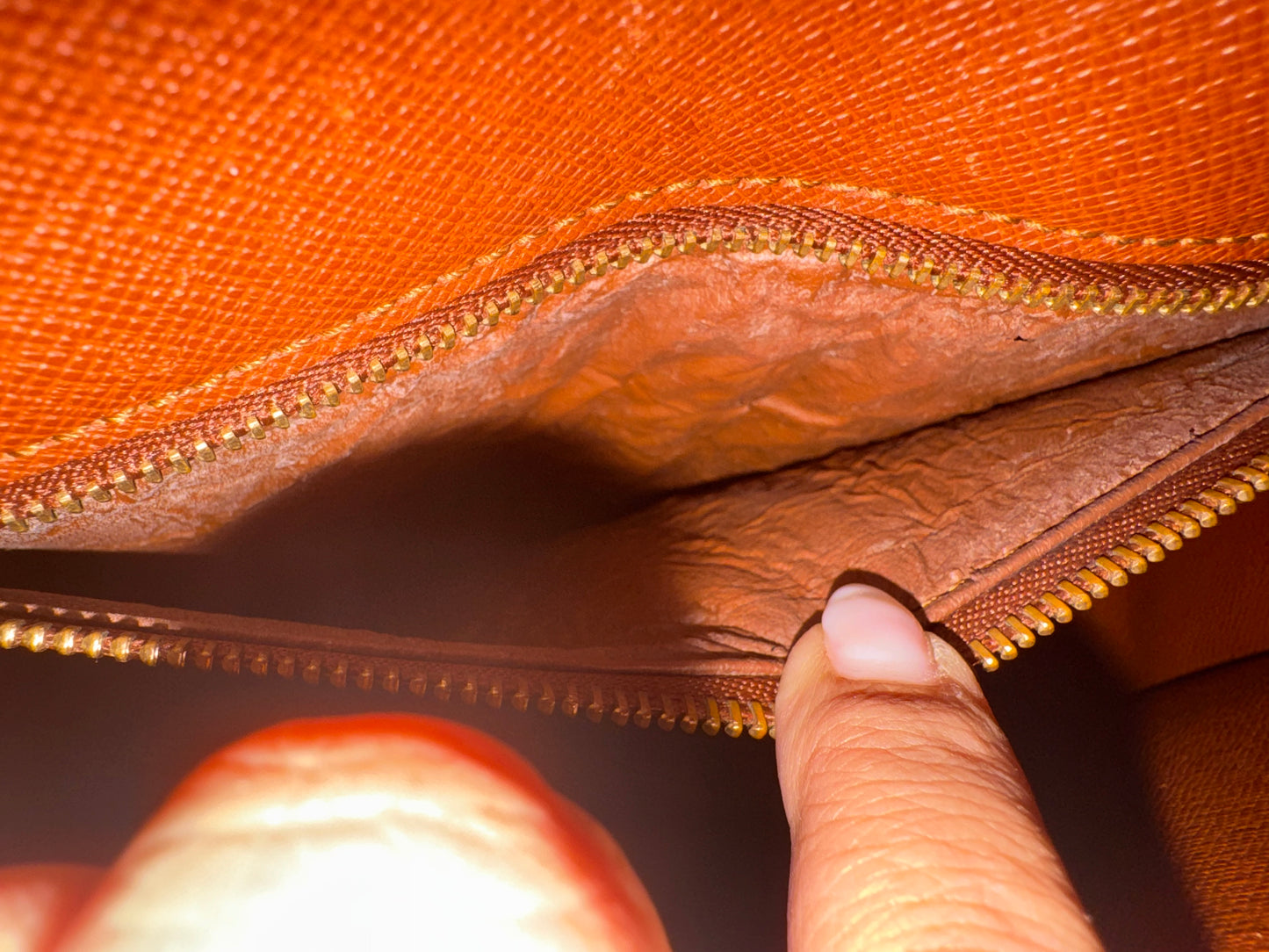 LOUIS VUITTON ST CLOUD GM CROSSBODY BAG