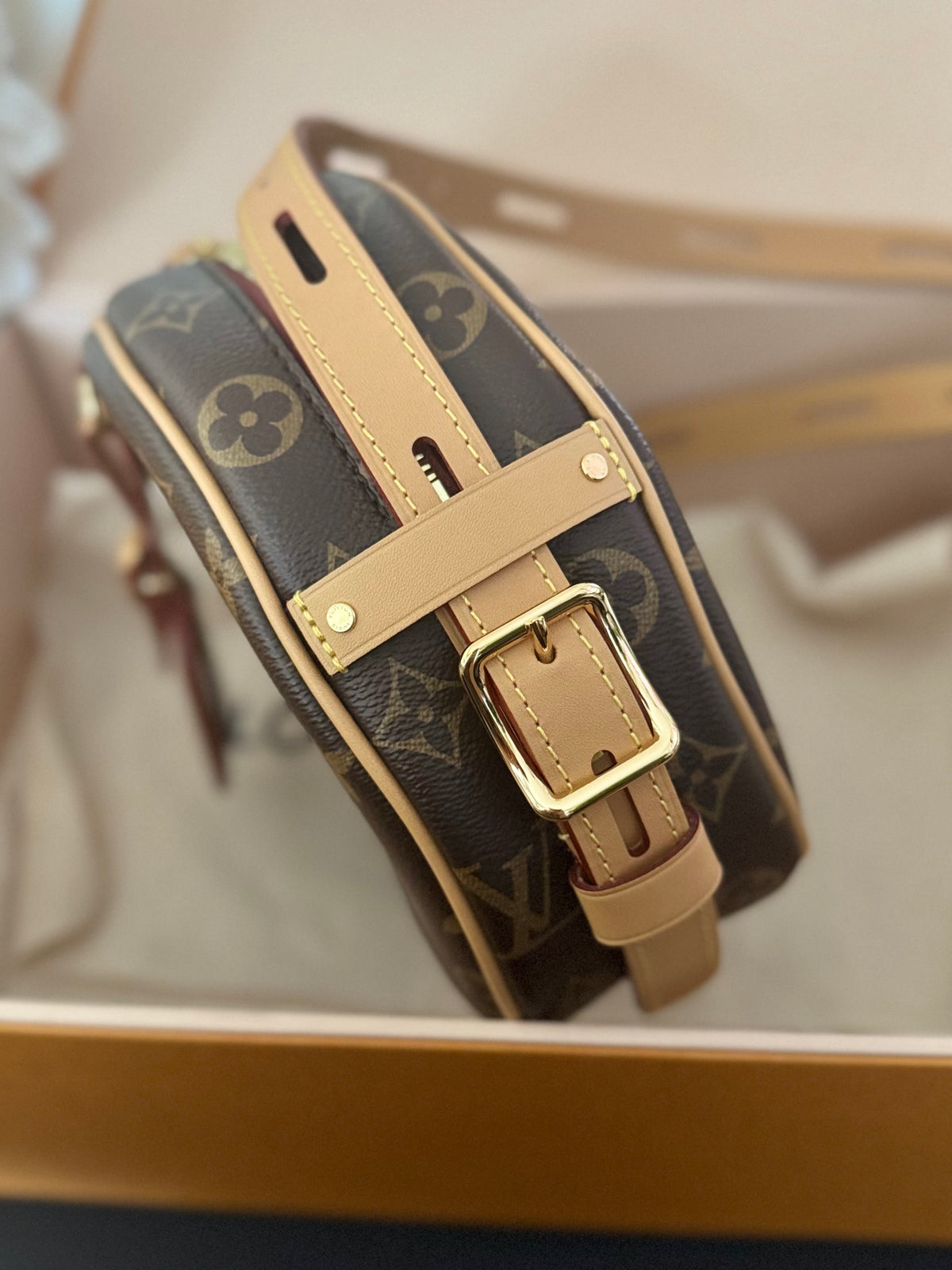 LOUIS VUITTON Monogram Boîte Chapeau Souple MM