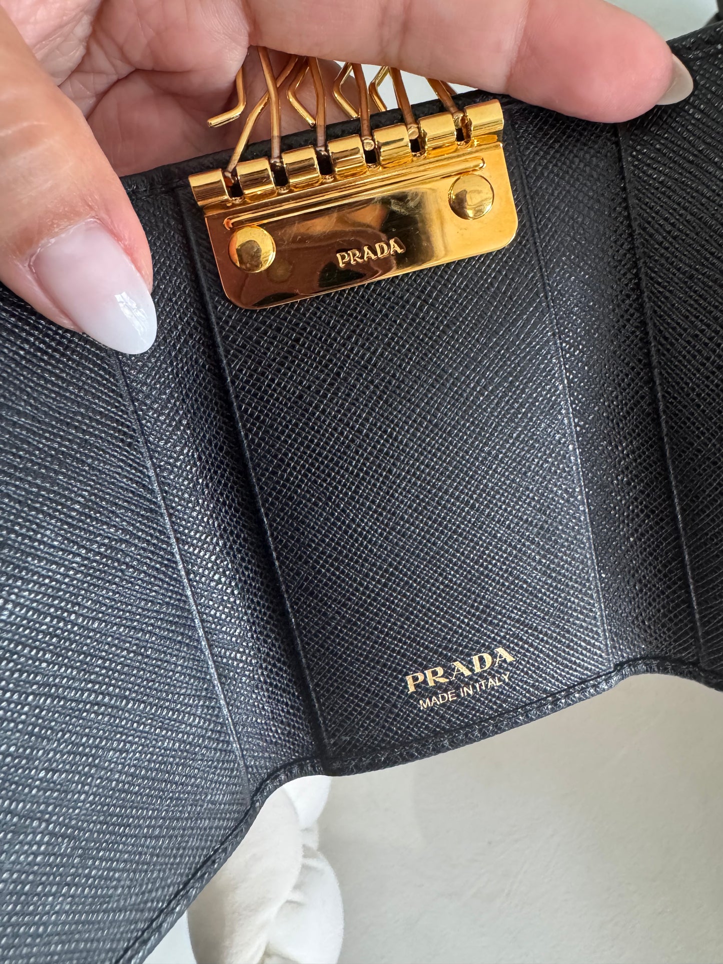PRADA SAFFIANO LEATHER TRIANGLE 6 KEY HOLDER