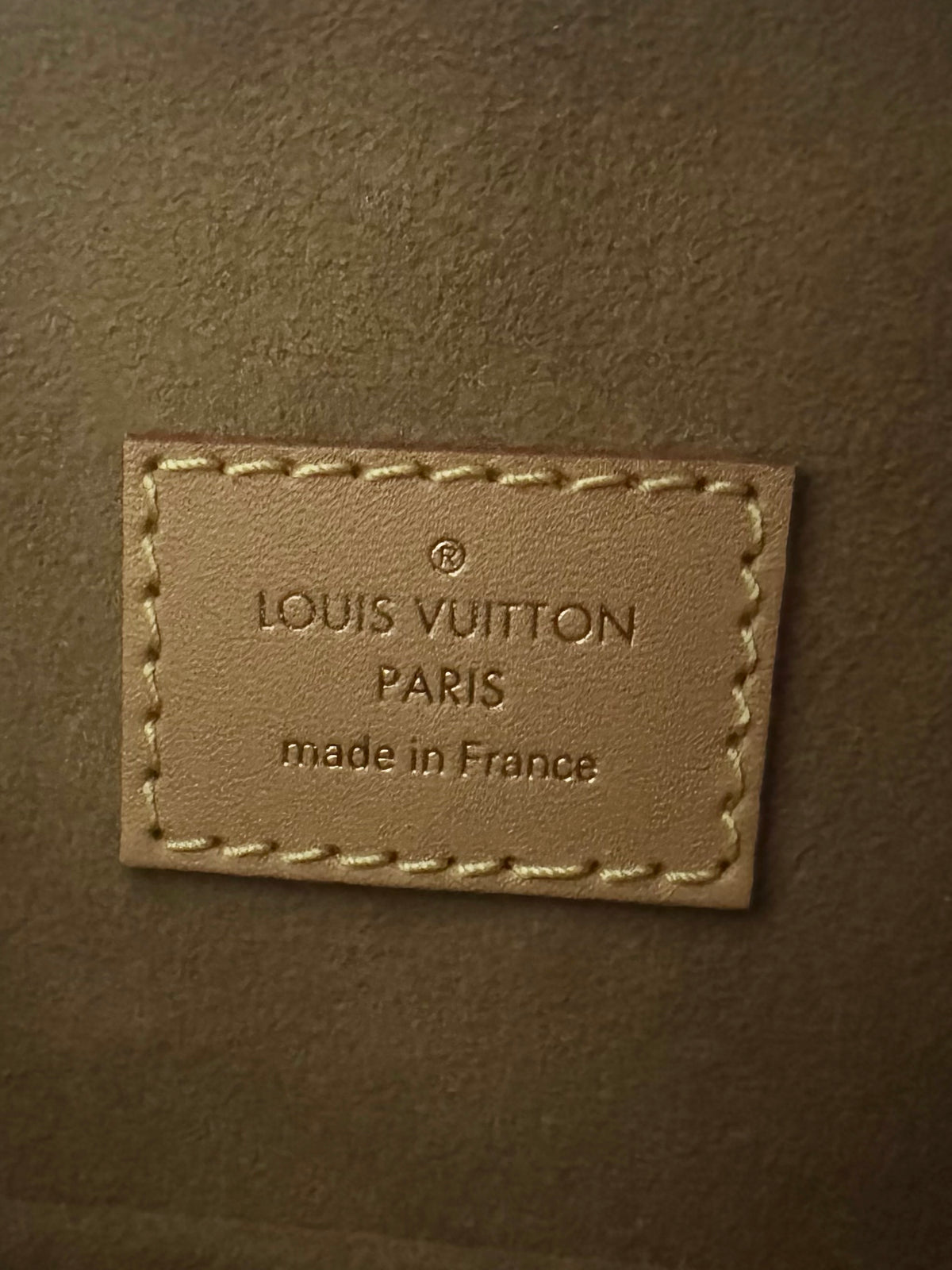 LOUIS VUITTON Monogram Boîte Chapeau Souple MM