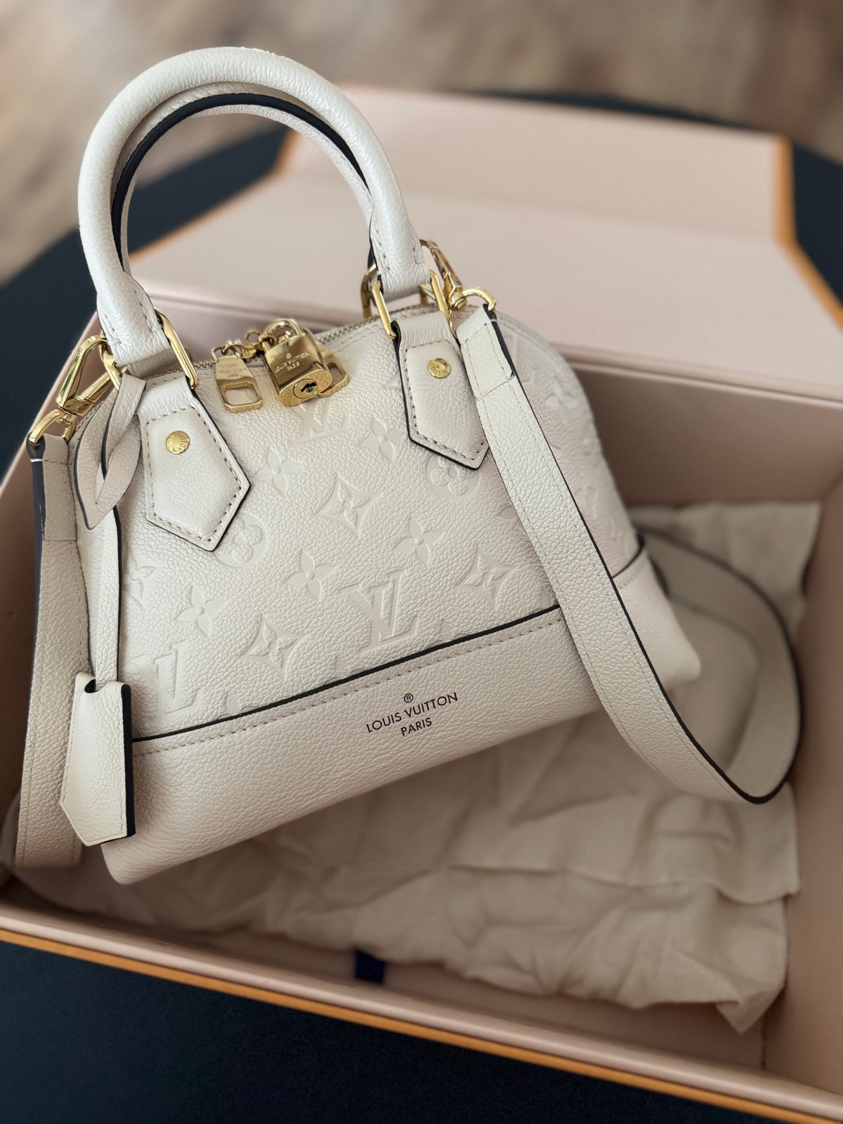 LOUIS VUITTON NEO ALMA BB BAG
