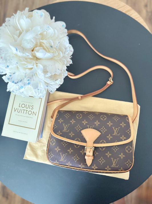LOUIS VUITTON SOLOGNE CROSSBODY BAG