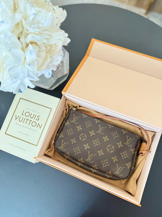 LOUIS VUITTON POCHETTE ACCESSOIRES