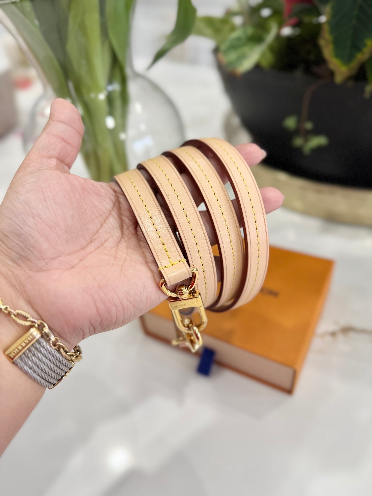 LOUIS VUITTON VACHETTA STRAP