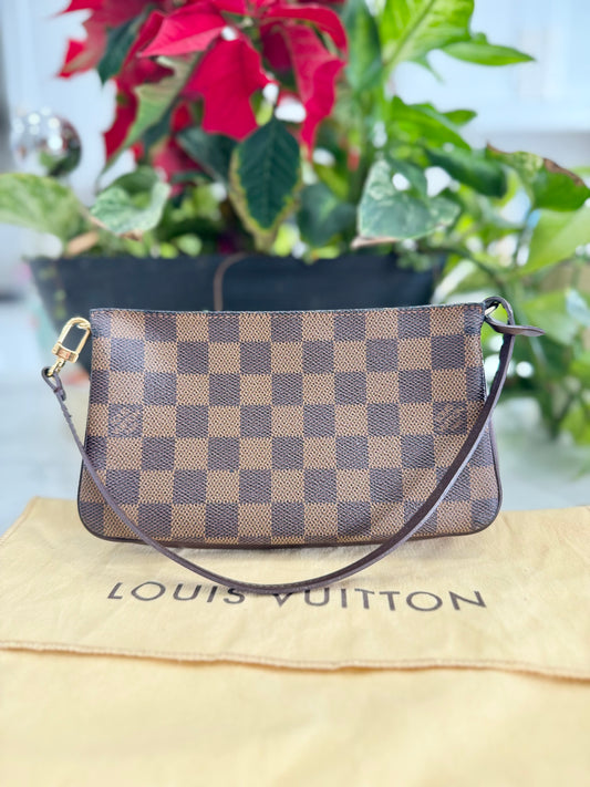 LOUIS VUITTON POCHETTE NAVONA